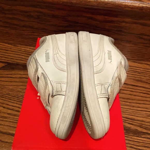 Hard to Find White Smash Velcro Puma Sneakers -Size 12.5C. Unisex. - Picture 5 of 7